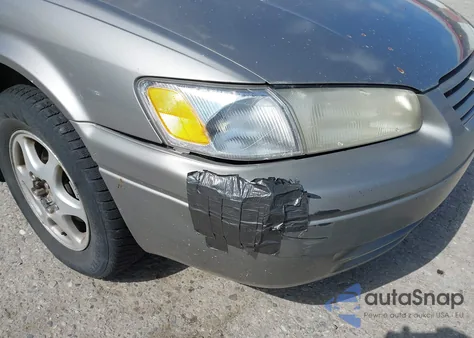 1997 Toyota Camry Xle z USA, uszkodzony, nr VIN 4T1BG22K3VU128436